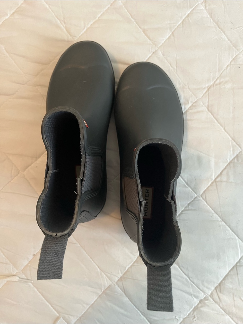 Hunter Rain Chelsea Boots (size 7) - Picture 3 of 5